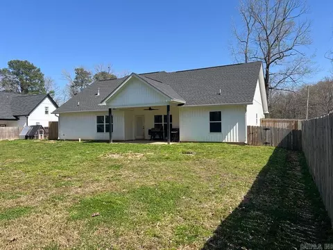 Exterior - 114 Hayes St, Haskell, AR 72015 photo 3 of 4