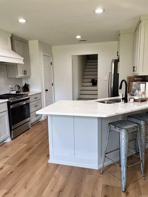 Kitchen - 114 Hayes St, Haskell, AR 72015 photo 5 of 7
