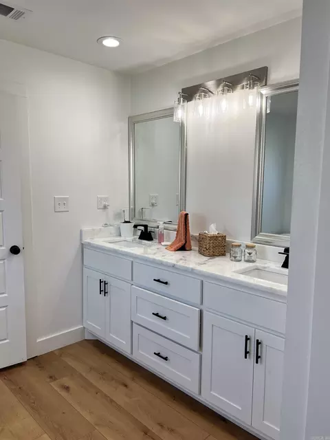 Bath - 114 Hayes St, Haskell, AR 72015 photo 4 of 11