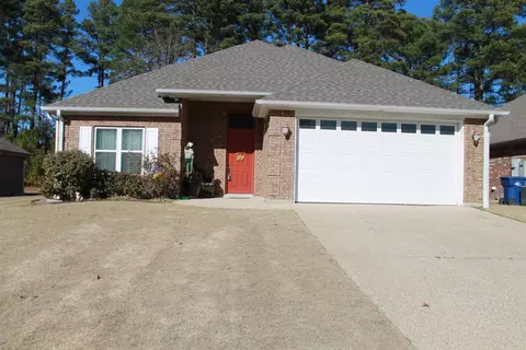 157 Waverly Cir, El Dorado, AR 71730
