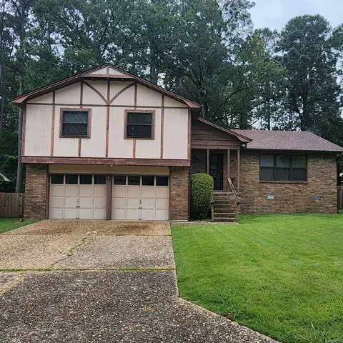 12007 Lemoncrest Ln, Little Rock, AR 72210