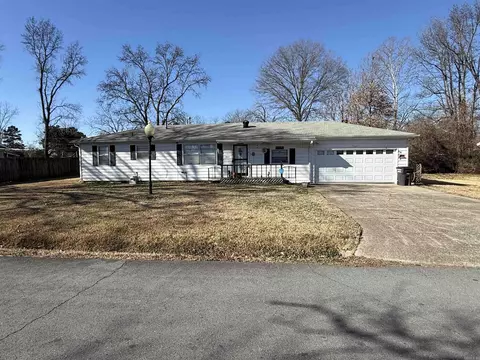 108 Laurel St, Jacksonville, AR 72076