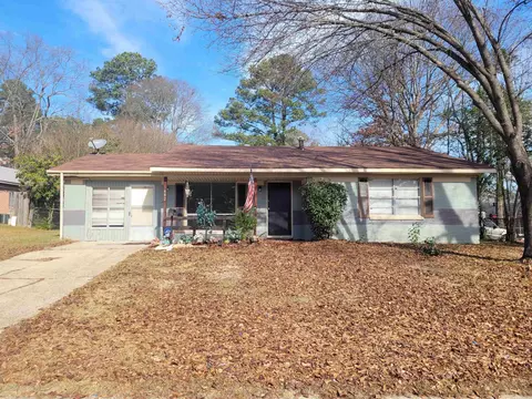 402 Robin Rd, El Dorado, AR 71730