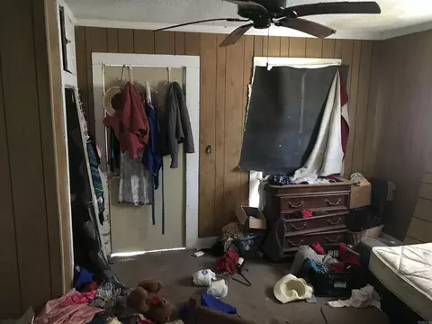 Bedroom - 2412 S Camden Rd, Pine Bluff, AR 71603 photo 3 of 4