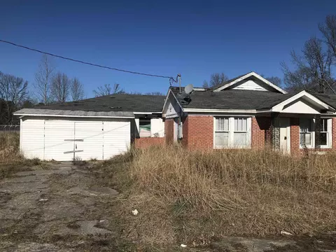 2412 S Camden Rd, Pine Bluff, AR 71603