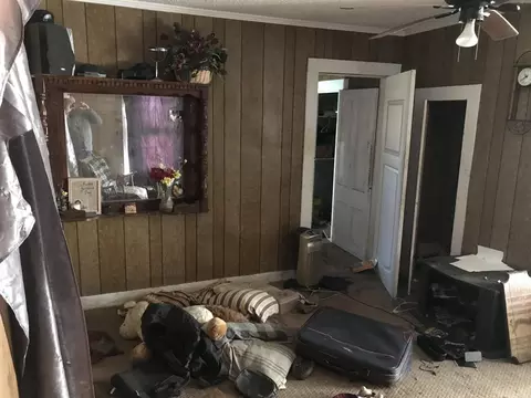 Living - 2412 S Camden Rd, Pine Bluff, AR 71603 photo 1 of 4