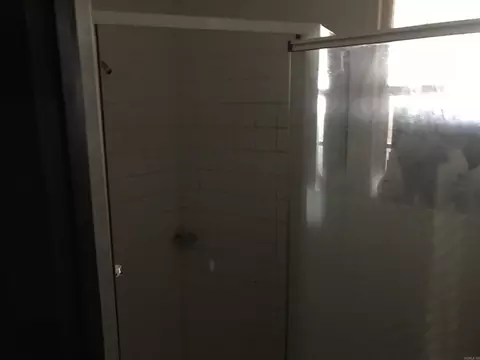 Bath - 2412 S Camden Rd, Pine Bluff, AR 71603 photo 5 of 6