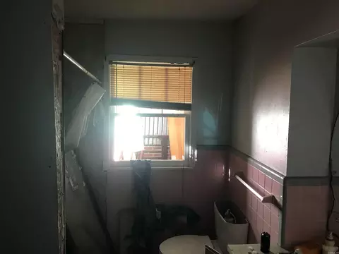 Bath - 2412 S Camden Rd, Pine Bluff, AR 71603 photo 2 of 6