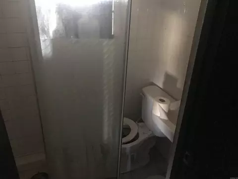 Bath - 2412 S Camden Rd, Pine Bluff, AR 71603 photo 6 of 6