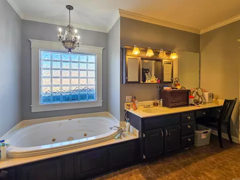 Bath - 511 6th St, Marked Tree, AR 72365 photo 4 of 12