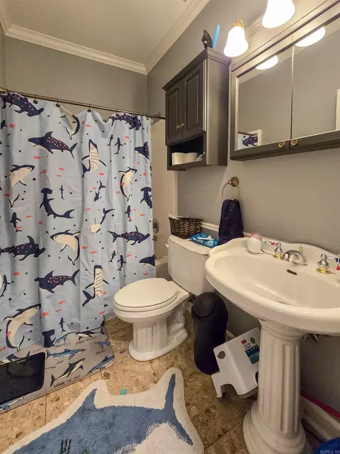 Bath - 511 6th St, Marked Tree, AR 72365 photo 7 of 12