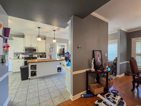 Entry Way - 511 6th St, Marked Tree, AR 72365 photo 2 of 7