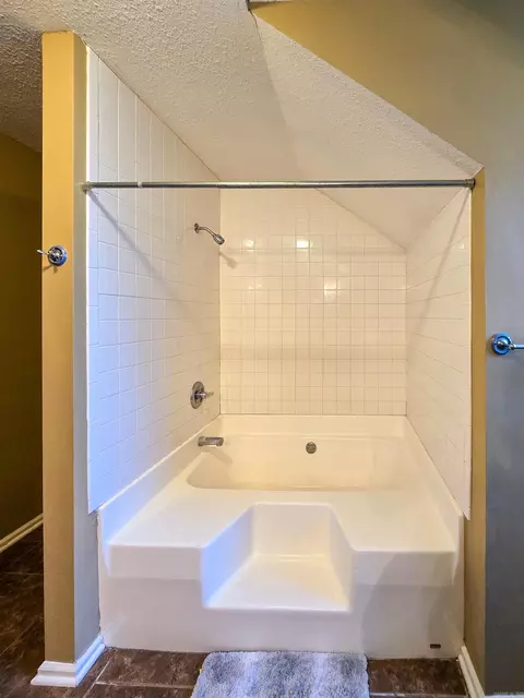 Bath - 511 6th St, Marked Tree, AR 72365 photo 11 of 12
