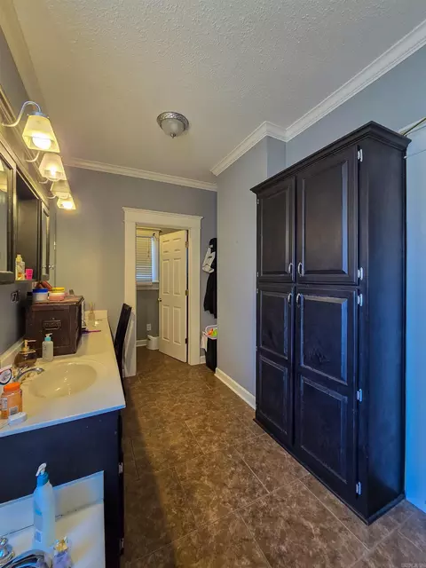 Bath - 511 6th St, Marked Tree, AR 72365 photo 5 of 12