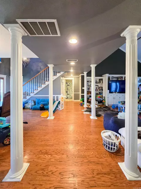 Entry Way - 511 6th St, Marked Tree, AR 72365 photo 1 of 7