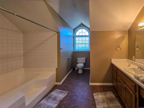 Bath - 511 6th St, Marked Tree, AR 72365 photo 10 of 12