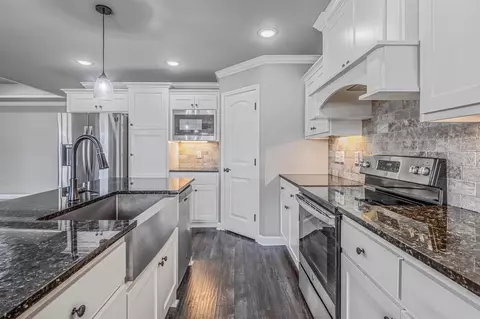 Kitchen - 34 Cimarron Cir, Cabot, AR 72023 photo 2 of 4