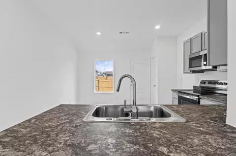 Kitchen - 14 Buckshot Dr, Ward, AR 72176 photo 1 of 3
