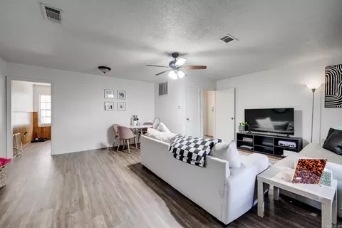 819 821 Center St, Conway, AR 72034 photo 15