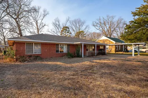 819 821 Center St, Conway, AR 72034 photo 2