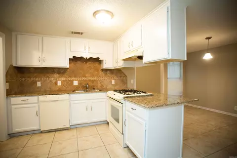10 Willow Oak Loop, Maumelle, AR 72113 photo 7