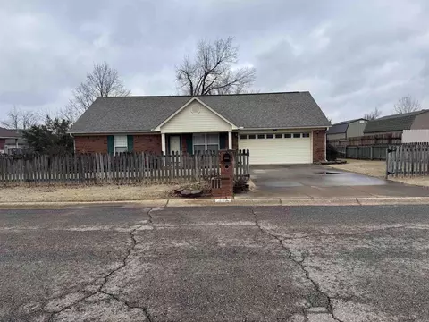 2106 Audley Bolton Dr, Searcy, AR 72143
