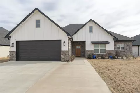 115 Corniche Ln, Maumelle, AR 72113
