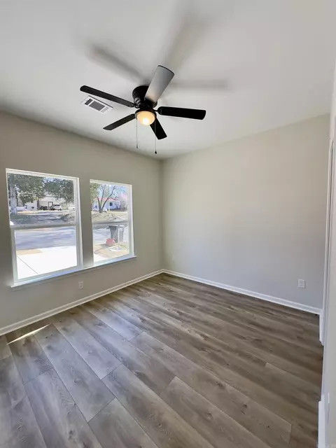 Bedroom - 121 S First St, Benton, AR 72015 photo 2 of 2