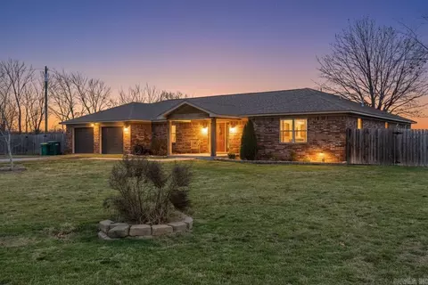 5704 Valentine Rd, North Little Rock, AR 72117