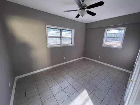 Bedroom - 428 E 4th St, Lonoke, AR 72086 photo 2 of 2