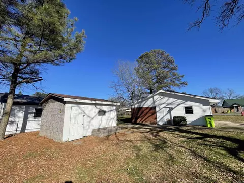 Exterior - 428 E 4th St, Lonoke, AR 72086 photo 3 of 4