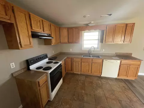 Kitchen - 428 E 4th St, Lonoke, AR 72086 photo 1 of 1