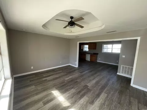 Living - 428 E 4th St, Lonoke, AR 72086 photo 1 of 1