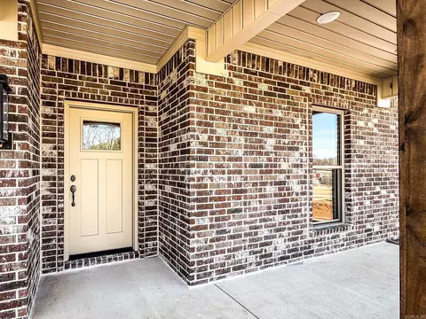 18 Wolfsbridge Loop, Cabot, AR 72023 photo 2