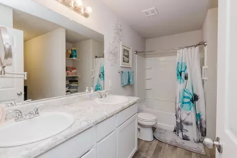 Bath - 2290 Getty Dr, Conway, AR 72032 photo 1 of 2