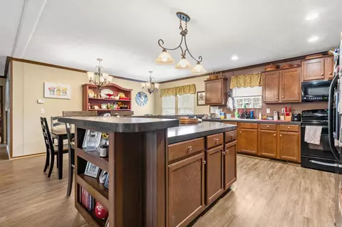 Kitchen - 2001 Stuckey Rd, Cabot, AR 72023 photo 3 of 4