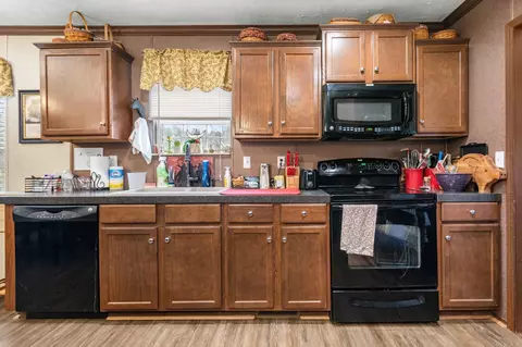 Kitchen - 2001 Stuckey Rd, Cabot, AR 72023 photo 4 of 4