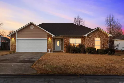 23 Moonridge Dr, Ward, AR 72176