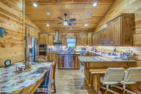Kitchen - 3630 Nc 3850, Jasper, AR 72641 photo 1 of 3