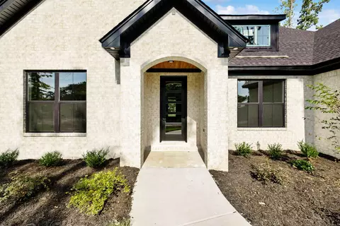 Exterior - 208 Clearview, Benton, AR 72019 photo 2 of 9