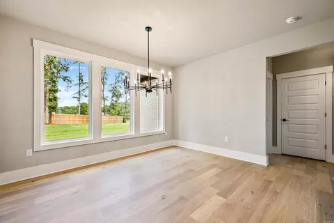 Dining - 208 Clearview, Benton, AR 72019 photo 1 of 1