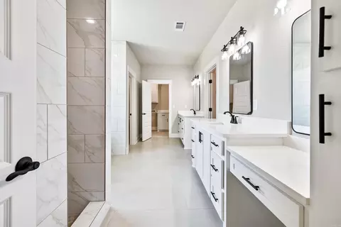 Entry Way - 208 Clearview, Benton, AR 72019 photo 3 of 5