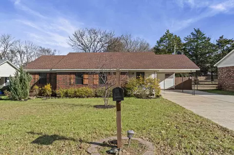122 Joy Dr, Searcy, AR 72143