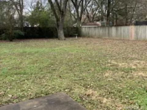 211 N Hickory, Beebe, AR 72012 photo 3