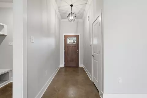 Entry Way - 1635 Poteete Dr, Conway, AR 72034 photo 2 of 4