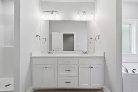 Bath - 1635 Poteete Dr, Conway, AR 72034 photo 1 of 4