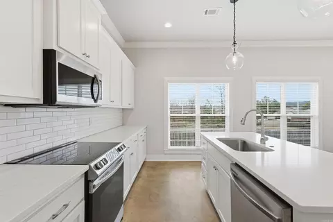 Kitchen - 1635 Poteete Dr, Conway, AR 72034 photo 3 of 5