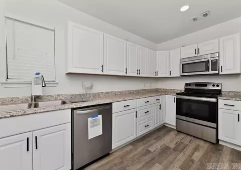 Kitchen - 1501 Gresham St, Arkadelphia, AR 71923 photo 1 of 2