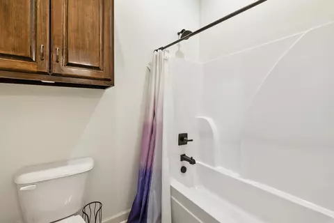 Bath - 1701 Kruse Loop, Alexander, AR 72002 photo 8 of 11
