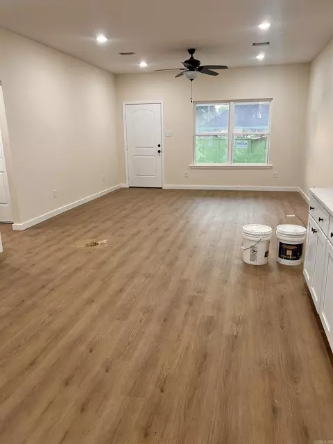 Living - 932 S Fir St, Beebe, AR 72012 photo 1 of 1